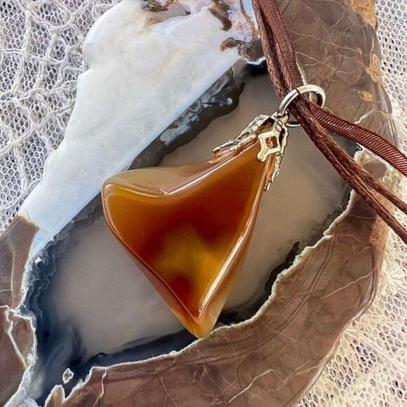 Vintage Amber Agate Stone Necklace - Picture 11 of 11